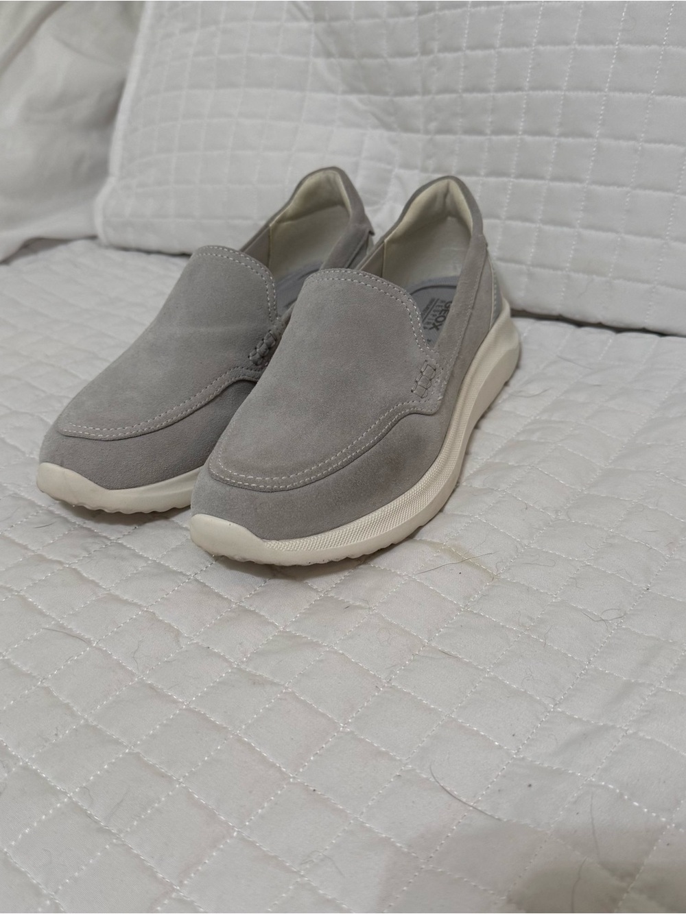 Geox Women's Slip-On Loafers in Light Gray Suede